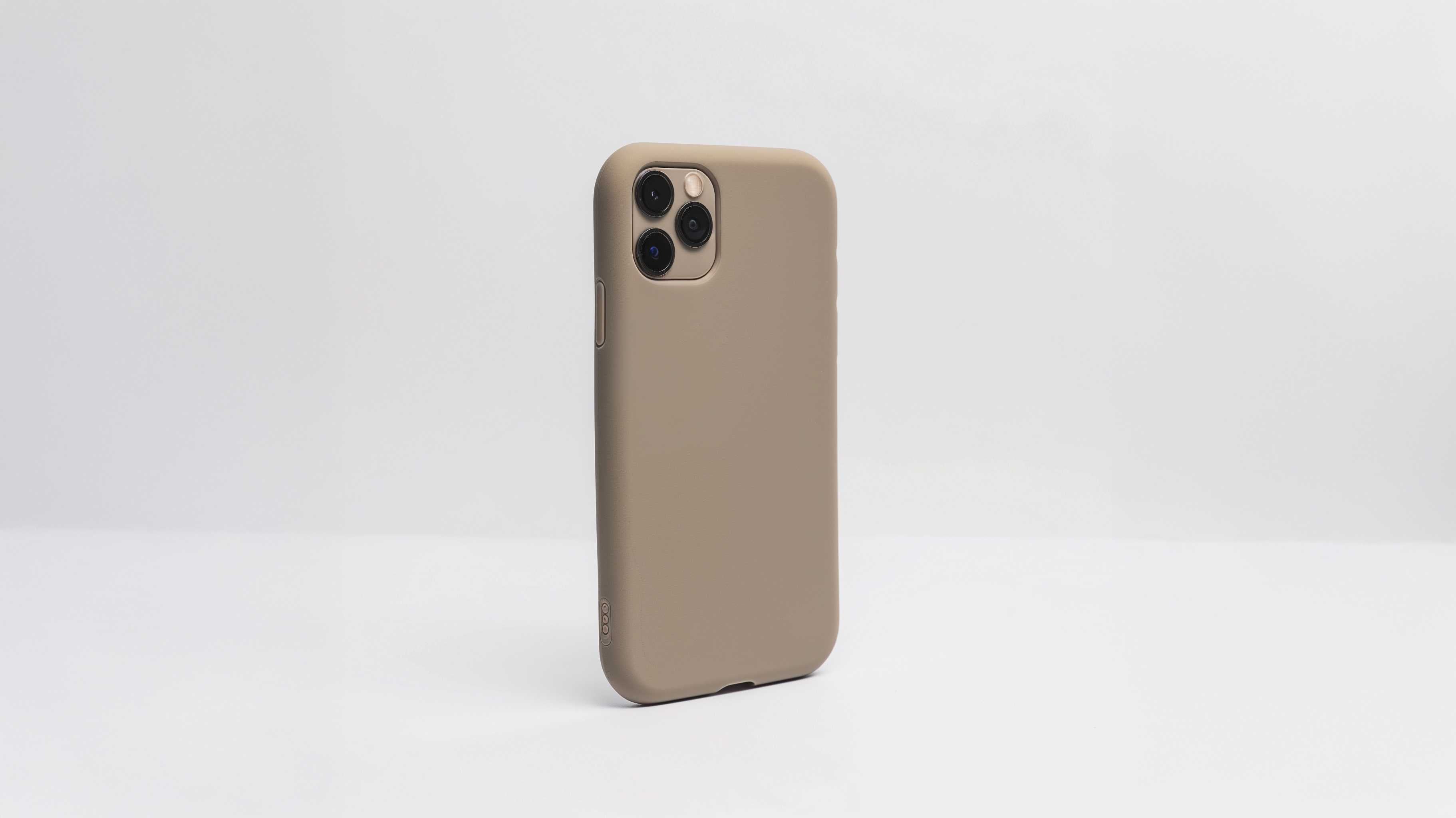 Full-Grain Leather Case for iPhone 16 Series